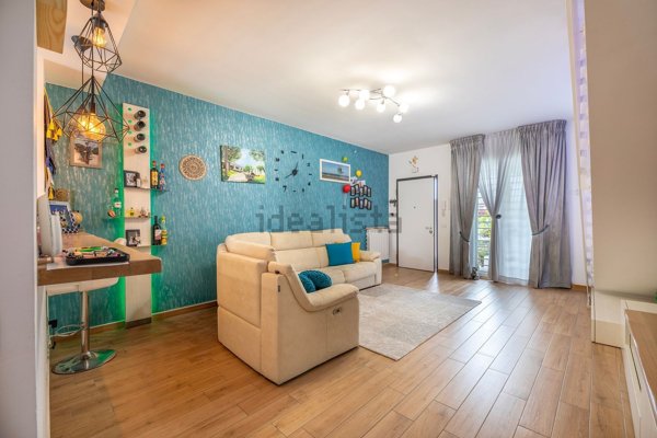 casa indipendente in vendita a Guidonia Montecelio in zona Setteville