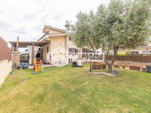 appartamento in vendita a Guidonia Montecelio in zona Guidonia