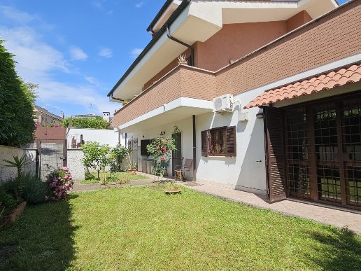 casa indipendente in vendita a Guidonia Montecelio