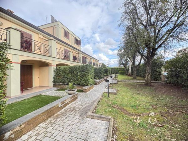 appartamento in vendita a Guidonia Montecelio in zona Marco Simone