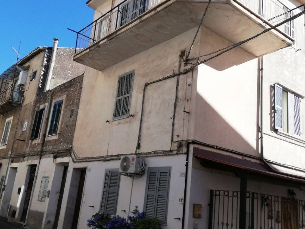 appartamento in vendita a Guidonia Montecelio in zona Montecelio