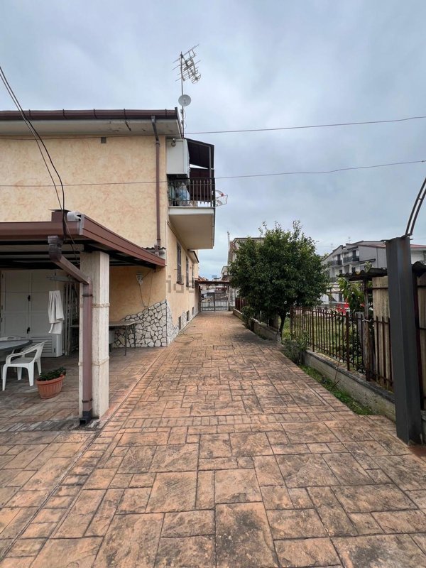 appartamento in vendita a Guidonia Montecelio in zona Villalba