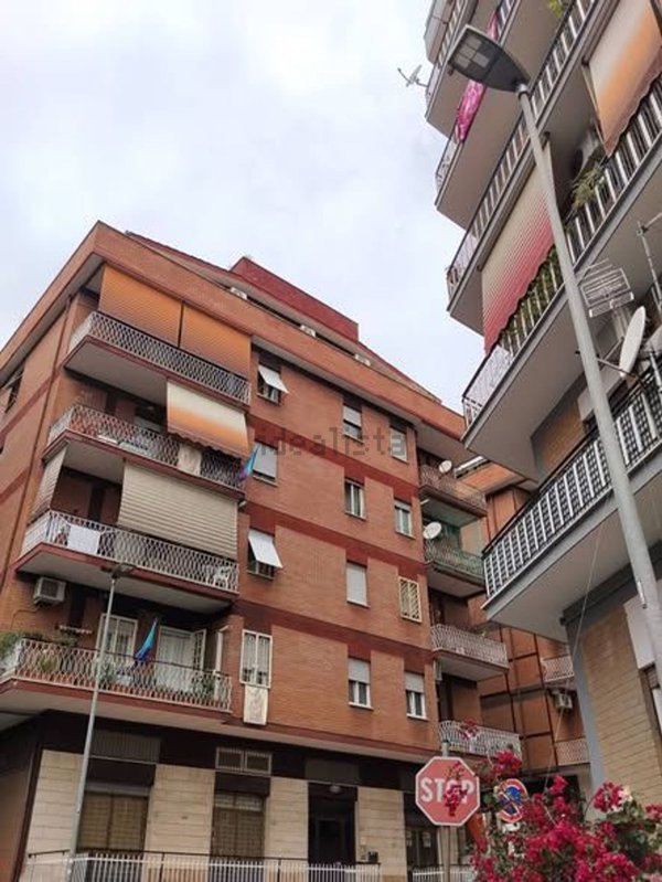 appartamento in vendita a Guidonia Montecelio in zona Guidonia