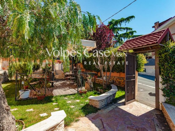 casa indipendente in vendita a Guidonia Montecelio in zona Setteville