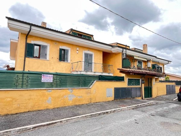 appartamento in vendita a Guidonia Montecelio in zona Pichini