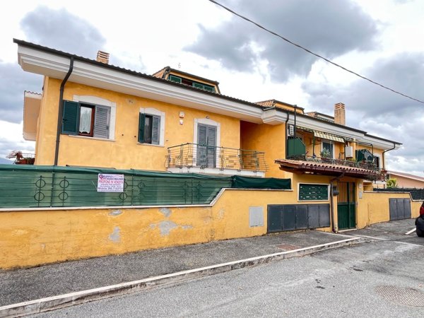 appartamento in vendita a Guidonia Montecelio in zona Pichini