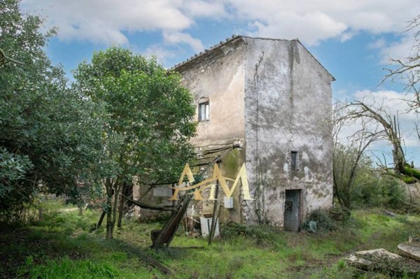 casa indipendente in vendita a Guidonia Montecelio in zona Montecelio