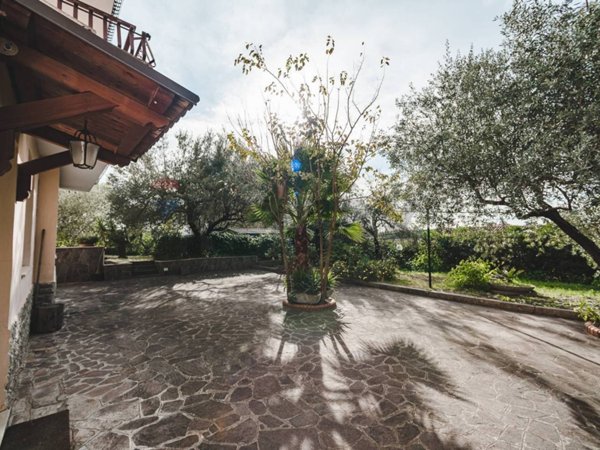 appartamento in vendita a Guidonia Montecelio in zona Pichini