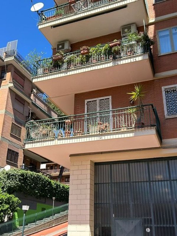 appartamento in vendita a Guidonia Montecelio in zona Guidonia