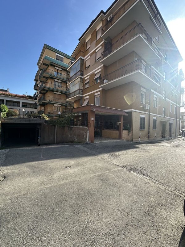appartamento in vendita a Guidonia Montecelio in zona Guidonia