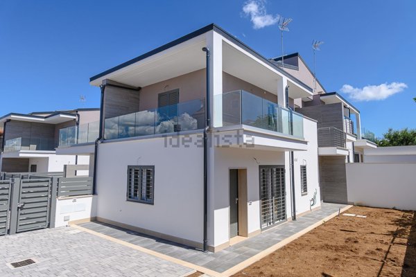 casa indipendente in vendita a Guidonia Montecelio in zona Setteville