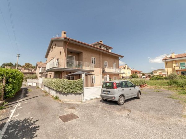appartamento in vendita a Guidonia Montecelio in zona La Botte