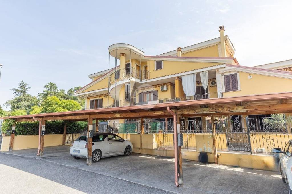appartamento in vendita a Guidonia Montecelio in zona Bagni di Tivoli