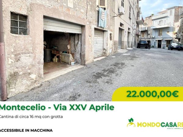 locale commerciale in vendita a Guidonia Montecelio in zona Montecelio