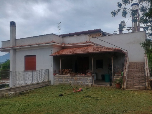 casa indipendente in vendita a Guidonia Montecelio in zona Guidonia