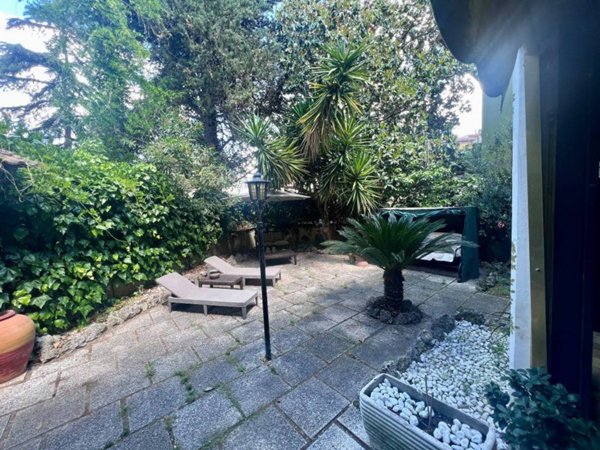 casa indipendente in vendita a Guidonia Montecelio in zona Colleverde