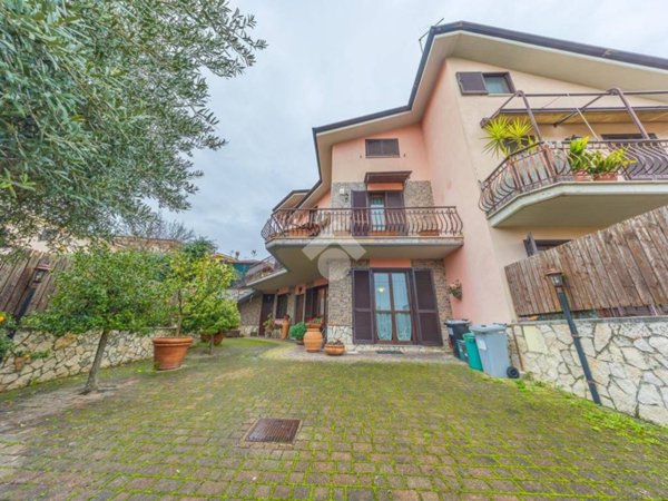 casa indipendente in vendita a Guidonia Montecelio in zona Pichini