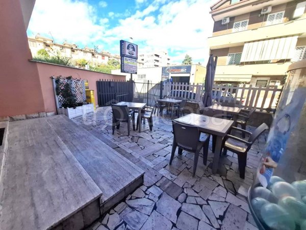 negozio in vendita a Guidonia Montecelio in zona Colle Fiorito