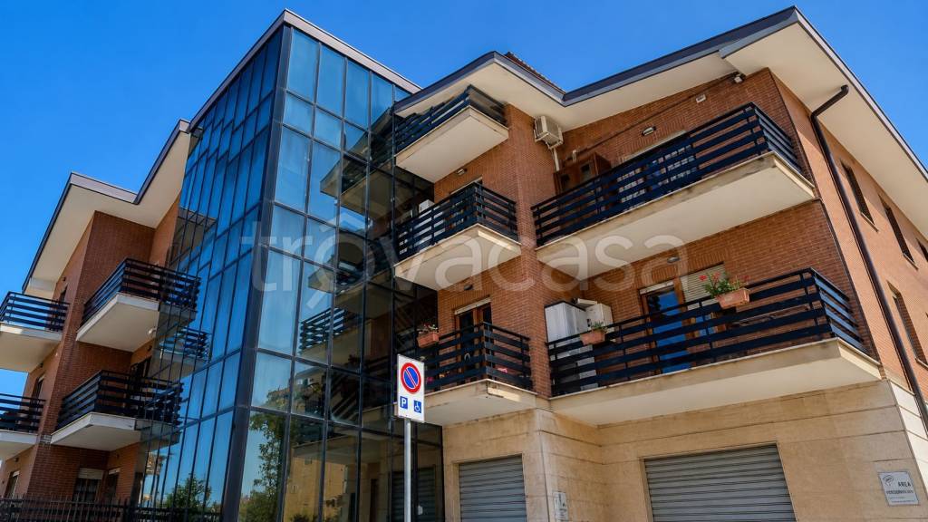 appartamento in vendita a Guidonia Montecelio in zona Villalba