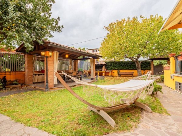 casa indipendente in vendita a Guidonia Montecelio in zona Setteville