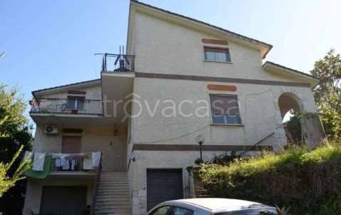 appartamento in vendita a Guidonia Montecelio in zona Marco Simone