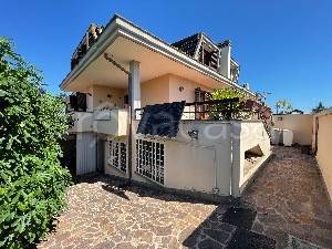 casa indipendente in vendita a Guidonia Montecelio in zona Colleverde