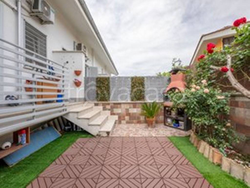 casa indipendente in vendita a Guidonia Montecelio in zona Setteville