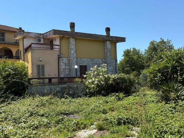 casa indipendente in vendita a Guidonia Montecelio in zona Pichini