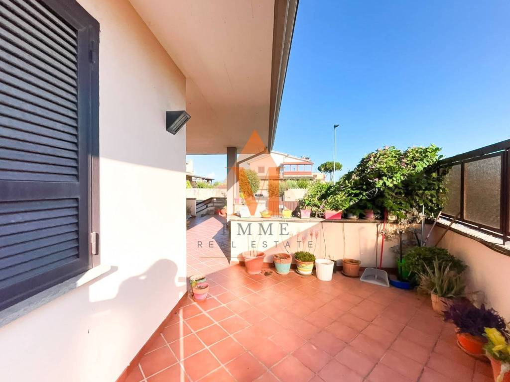casa indipendente in vendita a Guidonia Montecelio in zona Guidonia