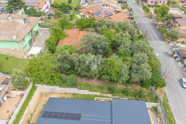 terreno edificabile in vendita a Guidonia Montecelio in zona Pichini