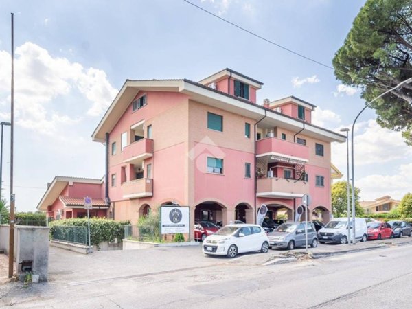 appartamento in vendita a Guidonia Montecelio in zona Villanova