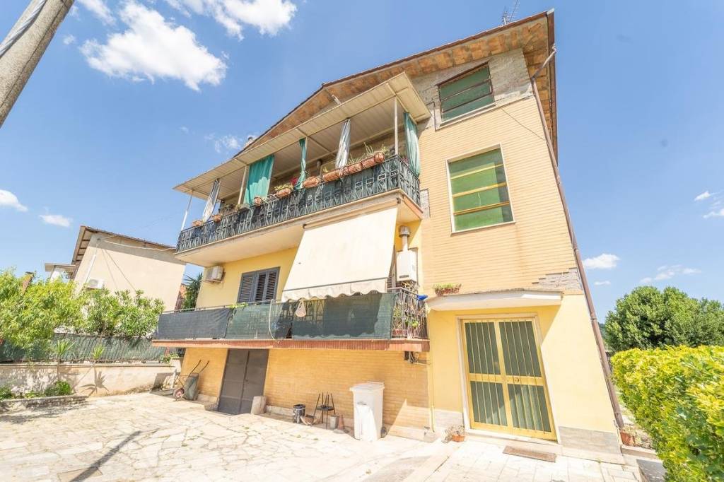 appartamento in vendita a Guidonia Montecelio in zona La Botte
