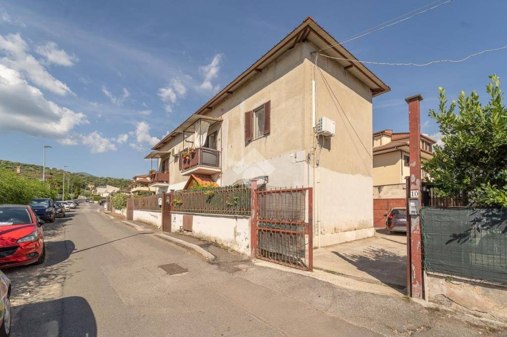 appartamento in vendita a Guidonia Montecelio in zona La Botte