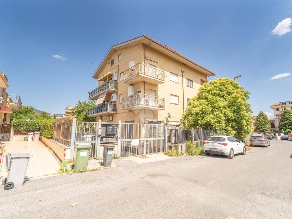 appartamento in vendita a Guidonia Montecelio in zona Villanova