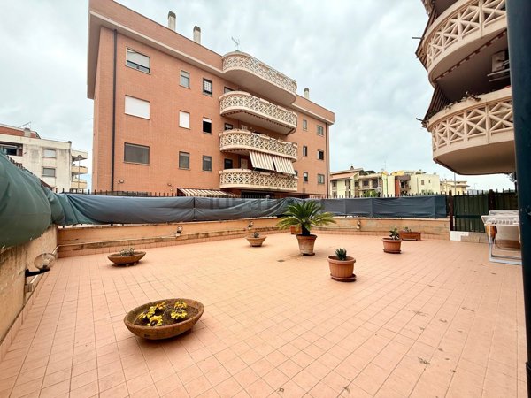 appartamento in vendita a Guidonia Montecelio in zona Bagni di Tivoli