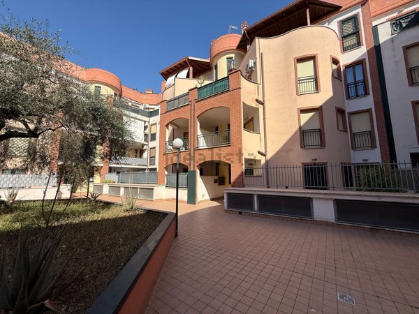 appartamento in vendita a Guidonia Montecelio in zona Marco Simone