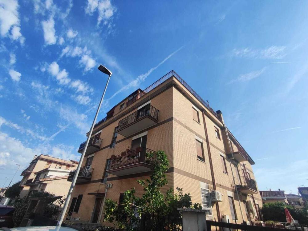 appartamento in vendita a Guidonia Montecelio in zona Guidonia