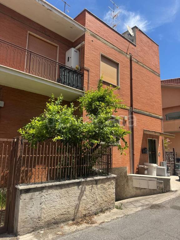 appartamento in vendita a Guidonia Montecelio in zona La Botte