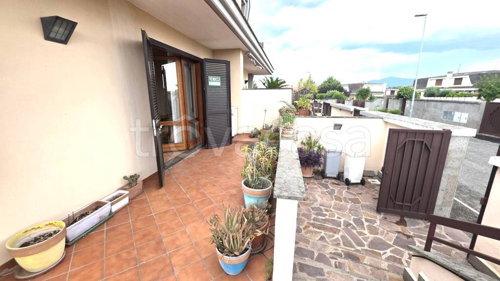 casa indipendente in vendita a Guidonia Montecelio in zona Marco Simone