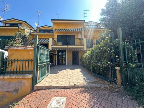 casa indipendente in vendita a Guidonia Montecelio in zona Pichini
