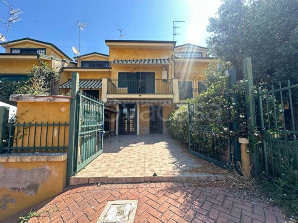 casa indipendente in vendita a Guidonia Montecelio in zona Pichini