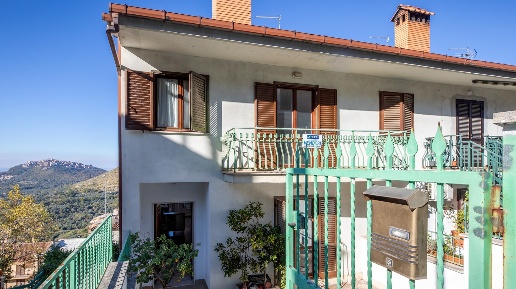 casa indipendente in vendita a Guidonia Montecelio in zona Montecelio