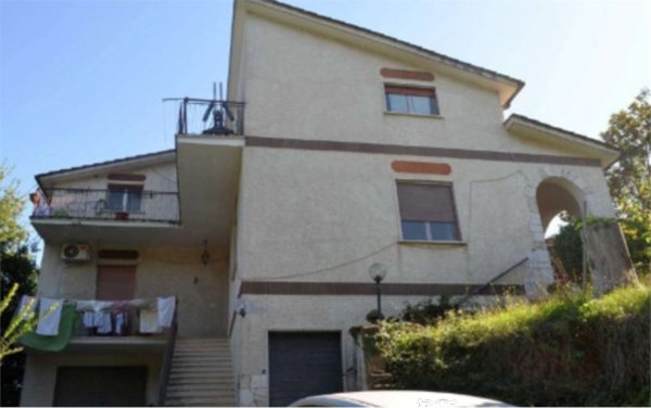 appartamento in vendita a Guidonia Montecelio in zona Marco Simone