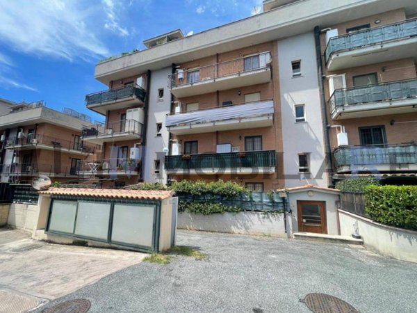 appartamento in vendita a Guidonia Montecelio in zona Colle Fiorito