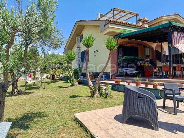casa indipendente in vendita a Guidonia Montecelio in zona Setteville