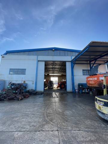 locale commerciale in vendita a Guidonia Montecelio in zona La Botte