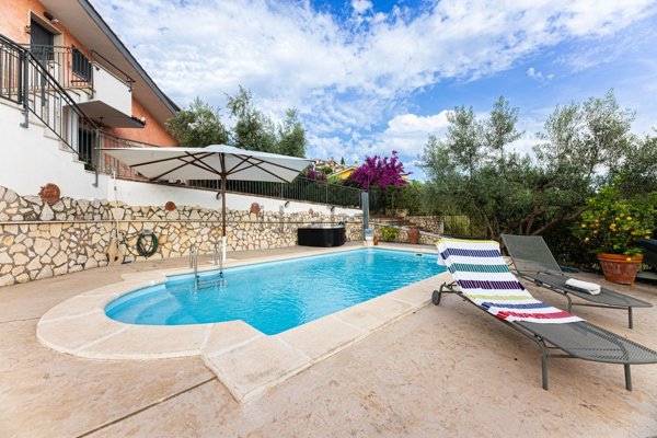 casa indipendente in vendita a Guidonia Montecelio in zona Marco Simone