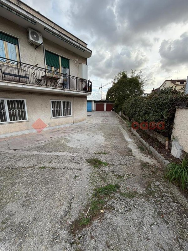 appartamento in vendita a Guidonia Montecelio in zona Colle Fiorito