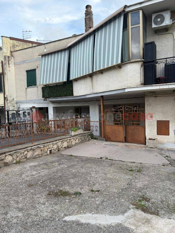 appartamento in vendita a Guidonia Montecelio in zona Colle Fiorito