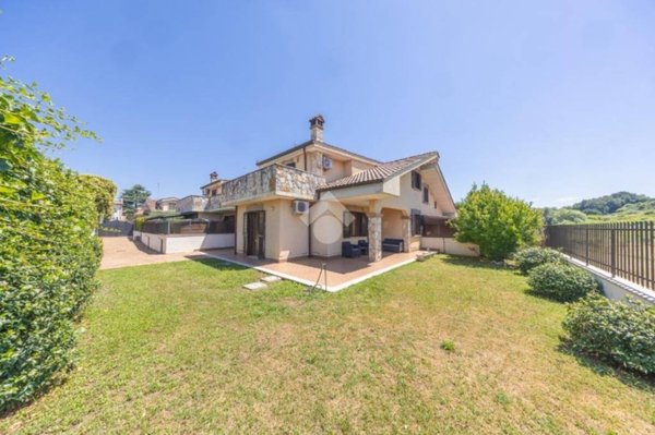 casa indipendente in vendita a Guidonia Montecelio in zona Marco Simone